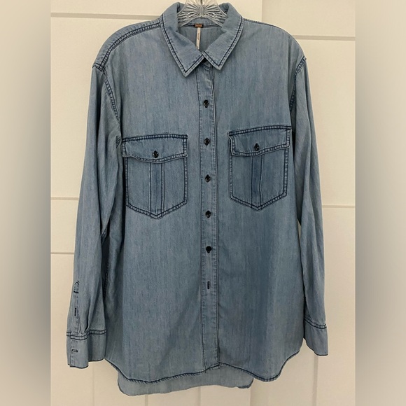 Free People Denim Oversized Button Down Shirt M - Picture 1 of 3